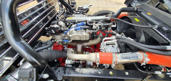 Động cơ Cummins 3.8L