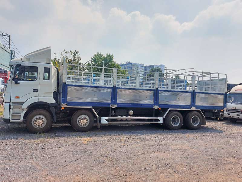 xe tải jac 4 chân thùng bạt